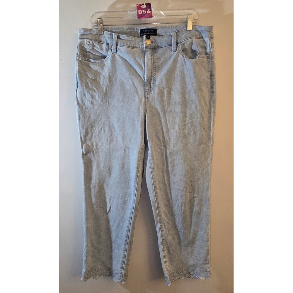 Talbots Women Jeans Light Blue Denim Embroidered Scalloped Hem Cropped Size 14